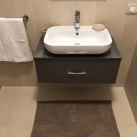 بيت للعطل Cortile Palmi أفولا