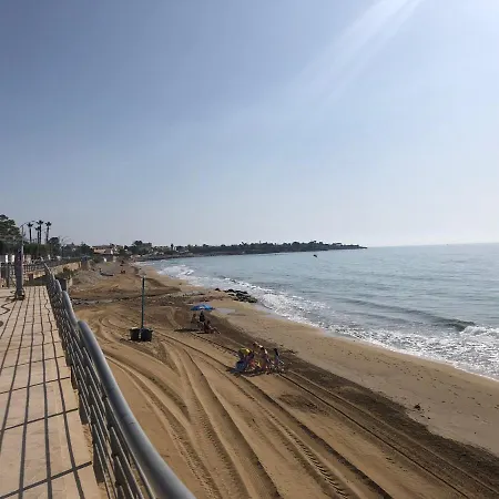 Cortile Palmi بيت للعطل أفولا